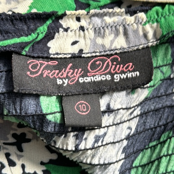 Lena Romper in Crepe Myrtle, rayon, Summer 2014, size 10 - Picture 4 of 8